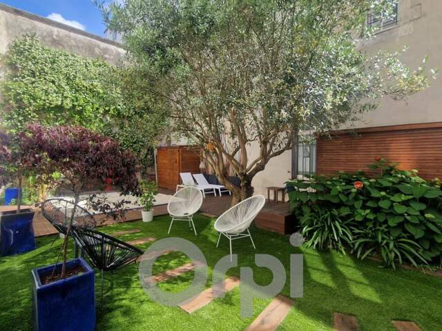 Appartement de prestige à vendre – Vieux Port de La Rochelle – Jardin, piscine, 3 chambres – Emplacement unique dans immeuble classé — photo du bien
