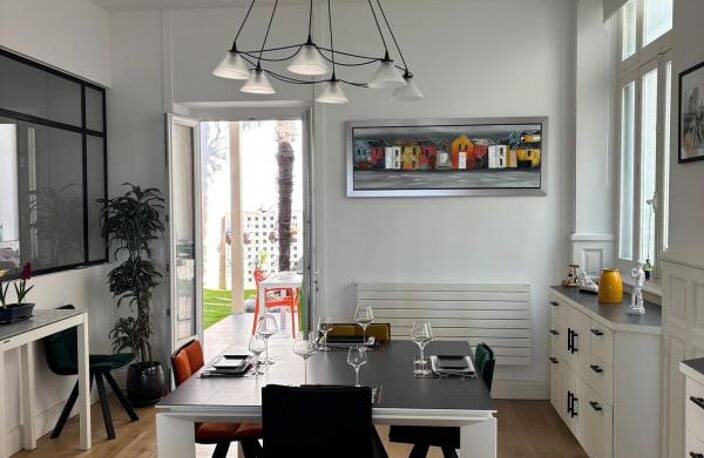Appartement de prestige à vendre – Vieux Port de La Rochelle – Jardin, piscine, 3 chambres – Emplacement unique dans immeuble classé — photo 3
