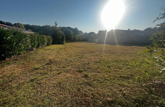 Terrain À Vendre rare 1 500m2 de terrain constructible Meschers — photo 4