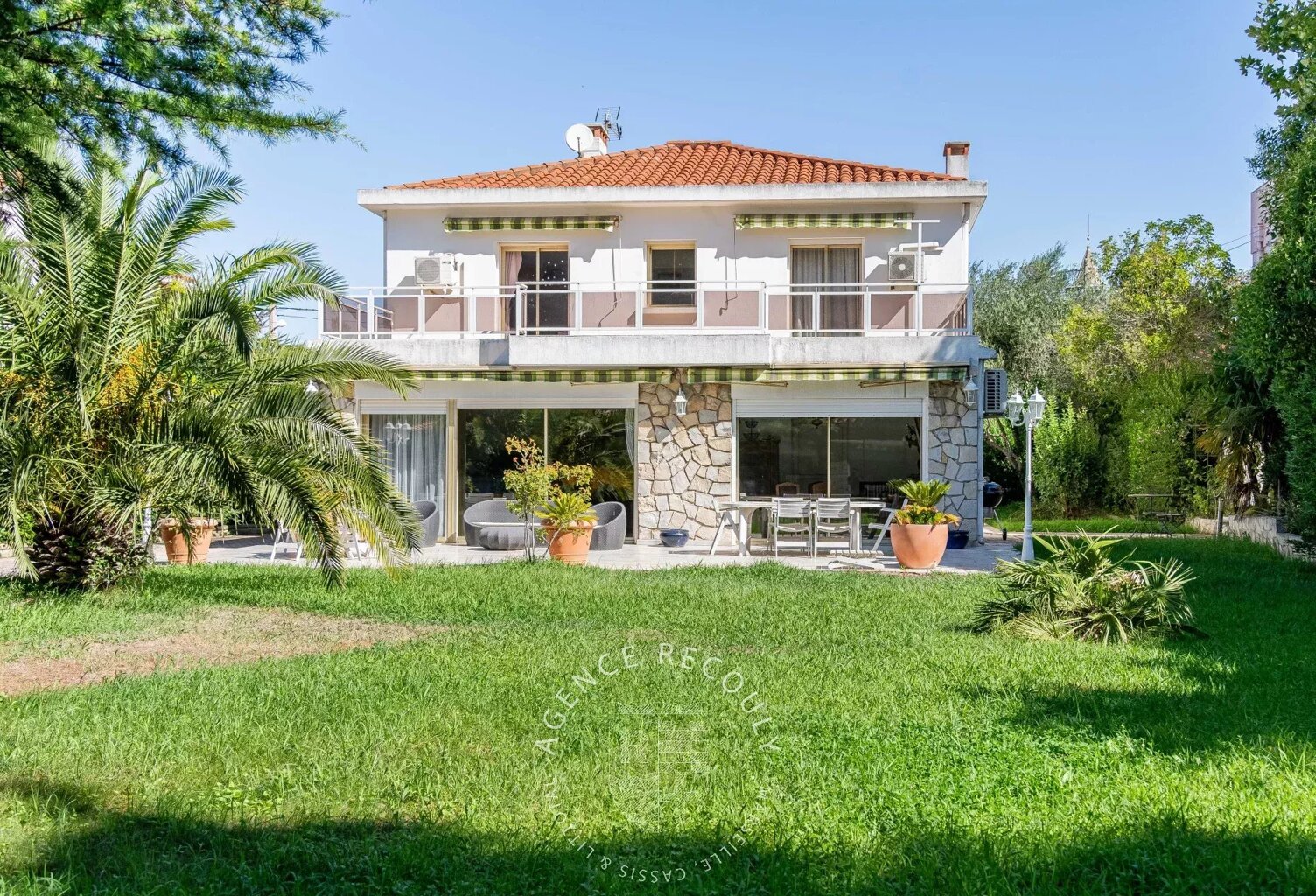 SAINT BARNABÉ - VILLA AVEC JARDIN ET GARAGE — photo 1