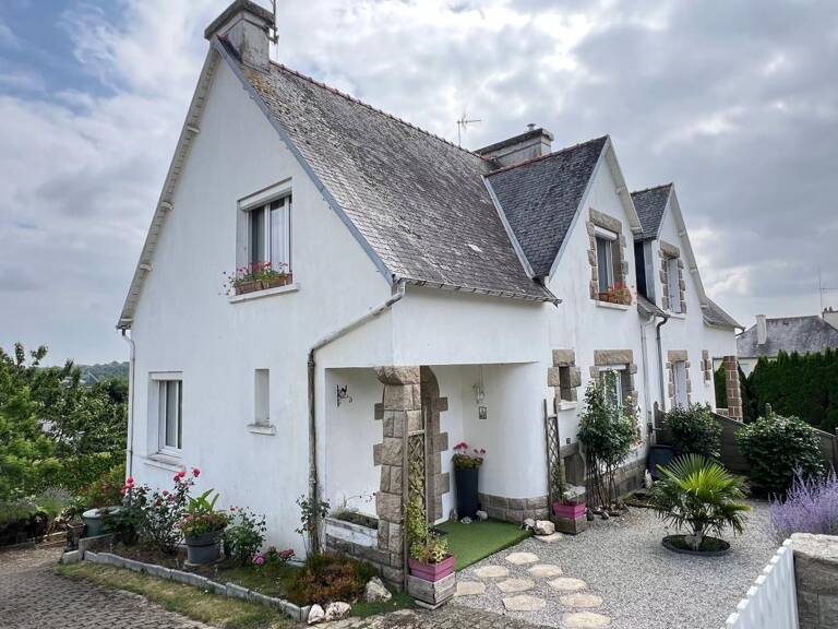 Maison familiale 4 chambres avec sous-sol aménagé – Carhaix-Plouguer — photo 1
