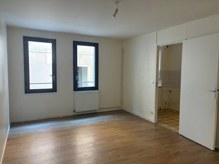 Leasing Appartement 3  pièces 60 m² La Châtre — photo 1