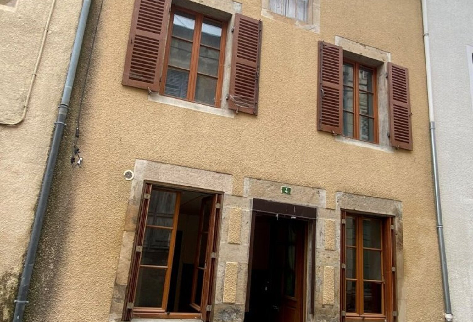 MAISON MITOYENNE 60.53 M2 - COEUR VILLAGE TOUS COMMERCES 29000 € — photo 1