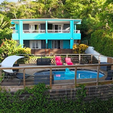 Immeuble  897000 €