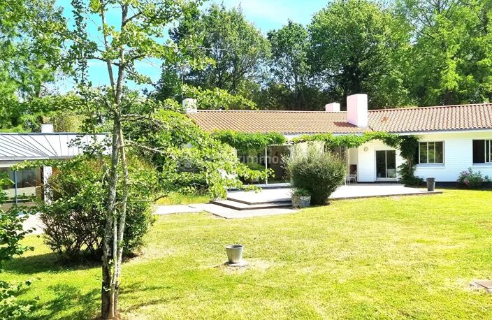 PROPRIETE DANS UN ECRIN DE VERDURE — photo 2