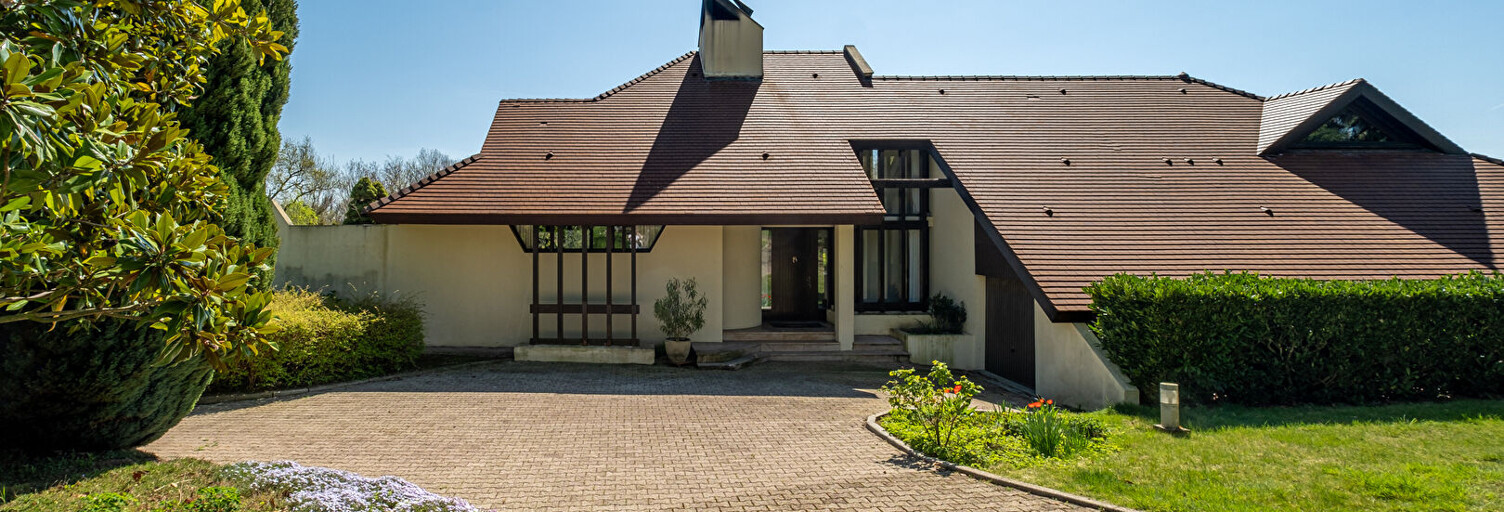 Maison 8 Pièces 258 m² à vendre à Cessieu (38110)