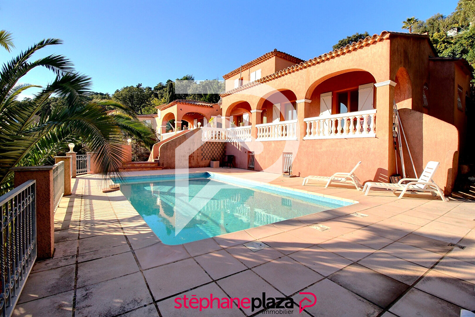 Villa / Maison  T7 à vendre Londe-les-Maures (La) 83250