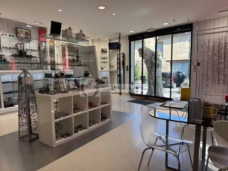 Local commercial — photo 1