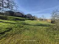 EXCLUSIVITÉ - Maison à rénover de 82 m² avec dépendance sur 5 700 m2 de jardin. — photo 3