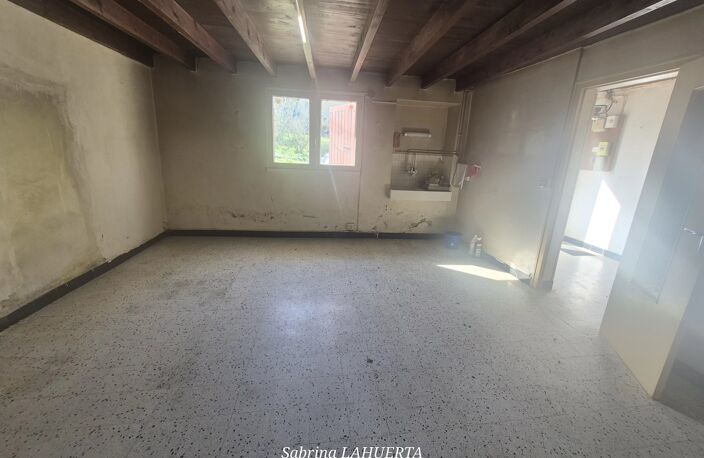 EXCLUSIVITÉ - Maison à rénover de 82 m² avec dépendance sur 5 700 m2 de jardin. — photo 5