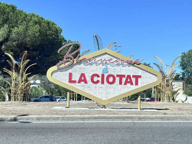 T3 de 68,60 m2 avec terrasse de 38,20 m2 à La Ciotat   Résidence avec ascenseur + parking en sous-sol — photo du bien
