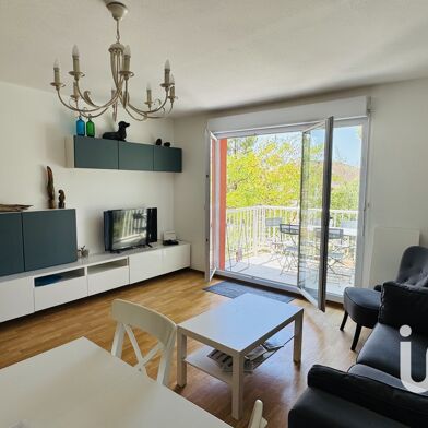 Appartement 3 pièces 750 €