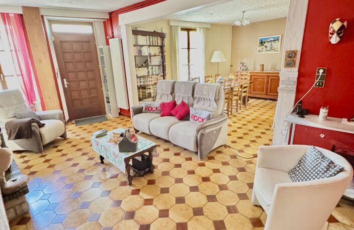 Vente Maison/villa 7 pièces — photo 2