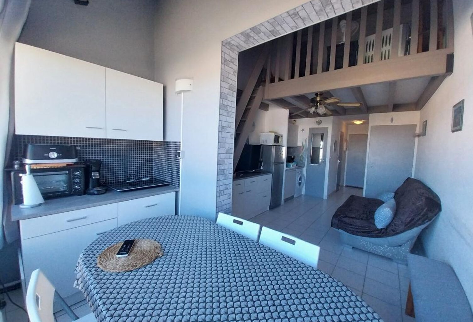 Marseillan plage - 🏖️ À Vendre – Grand Studio cabine et Mezzanine — photo 1