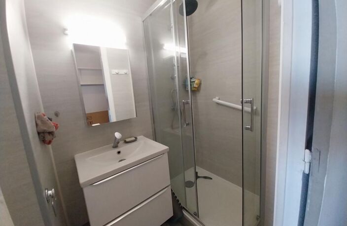 Marseillan plage - 🏖️ À Vendre – Grand Studio cabine et Mezzanine — photo 5
