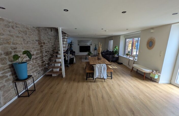 Séglien en campagne longère en pierre rénovée avec vie de plain pied de 243m², garage, atelier et dépendance parcelle de 7125m² — photo 3