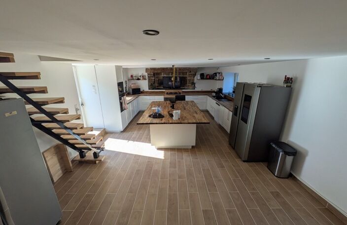 Séglien en campagne longère en pierre rénovée avec vie de plain pied de 243m², garage, atelier et dépendance parcelle de 7125m² — photo 5