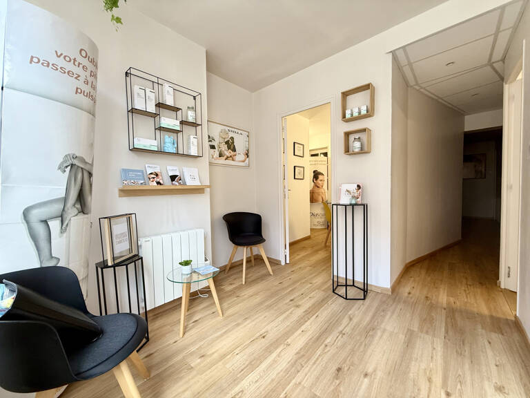 ROYE - FONDS DE COMMERCE - 60m2 - PLAIN PIED - 1 BUREAU - 4 — photo 1