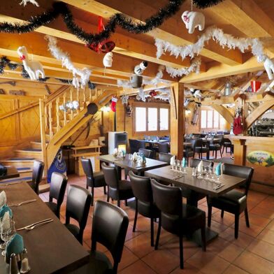 Commerce  294300 €