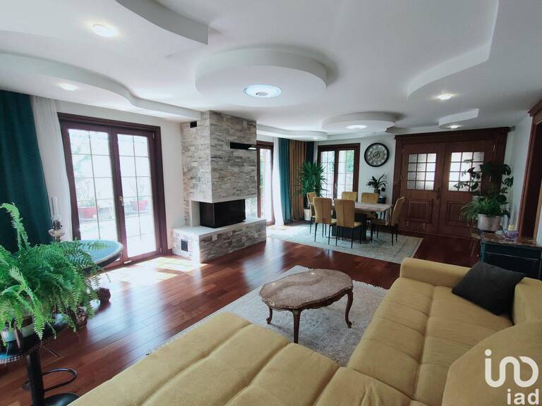 Vente Maison/villa 8 pièces — photo 1