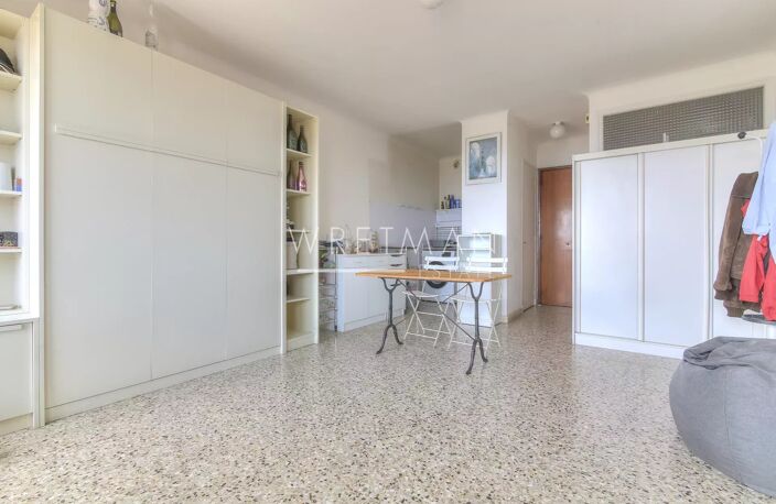 Lumineux studio avec balcon et vue mer panoramique - Menton Gara — photo 3