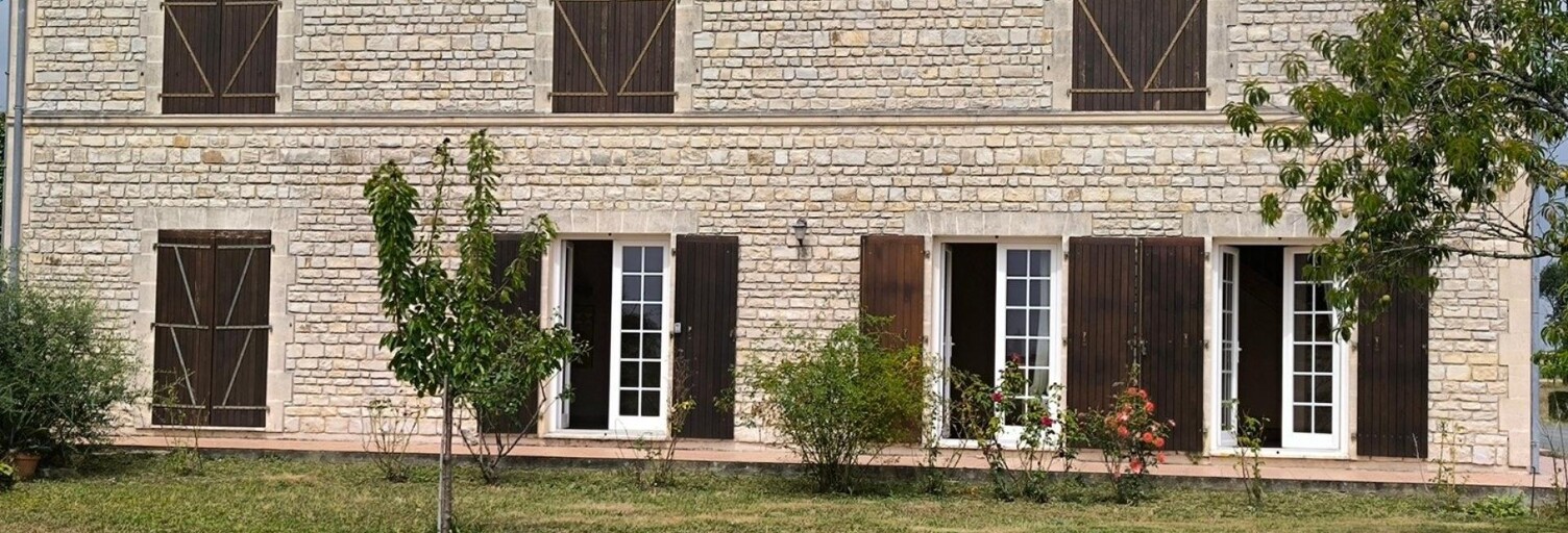Maison 8 Pièces 223 m² à vendre à Chérac (17610)