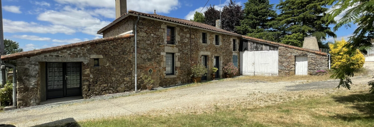 Maison 8 Pièces 210 m² à vendre à Sèvremont (85700)