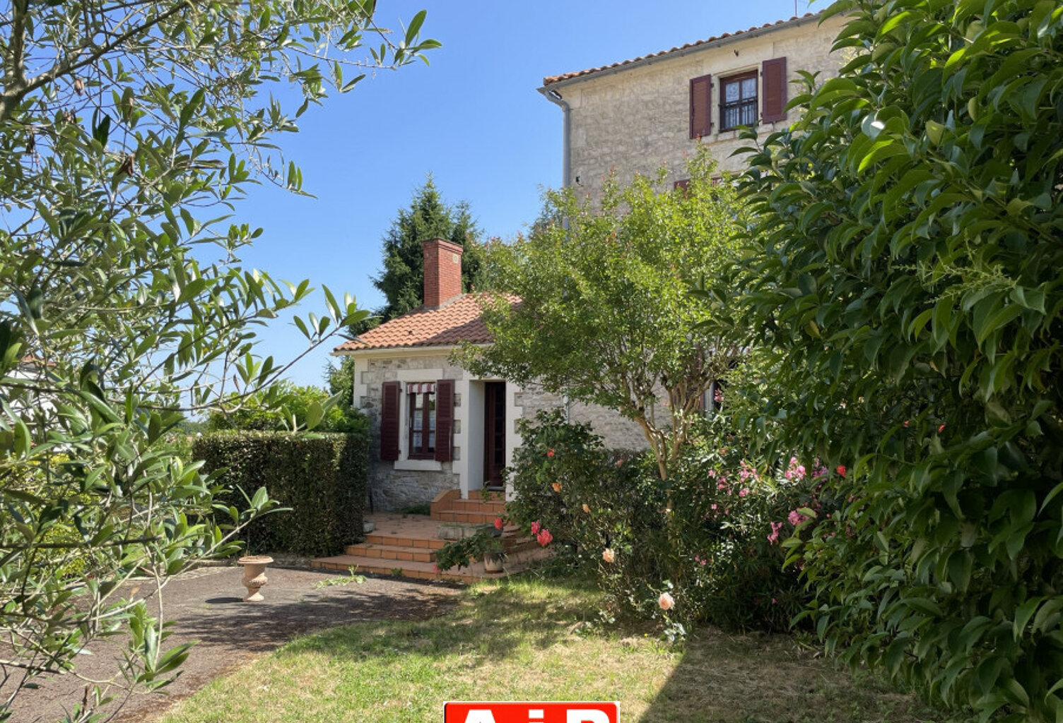 LA CAILLERE ST HILAIRE — photo 1