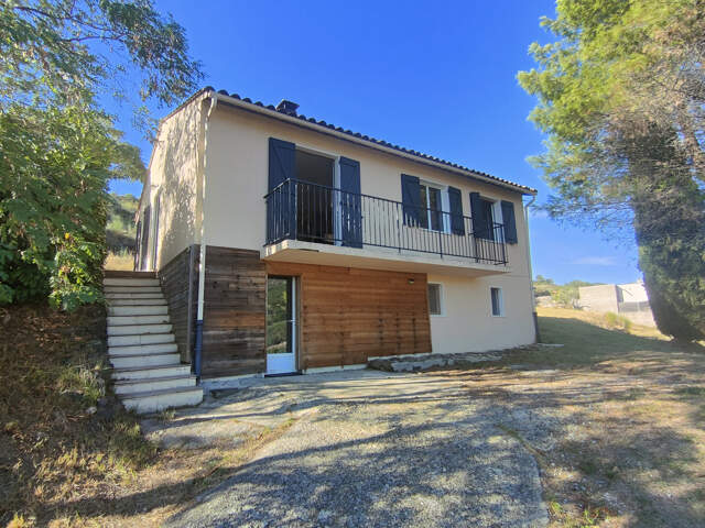 MAISON INDIVIDUELLE AVEC GRAND TERRAIN LUSSAS — photo du bien