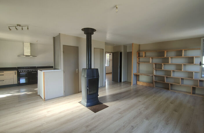 MAISON INDIVIDUELLE AVEC GRAND TERRAIN LUSSAS — photo 5