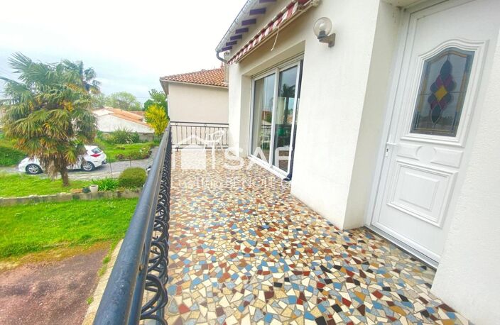 Maison typique des années 70 à Marennes, jardin arboré et gros potentiel à 5 min des plages ! — photo 3