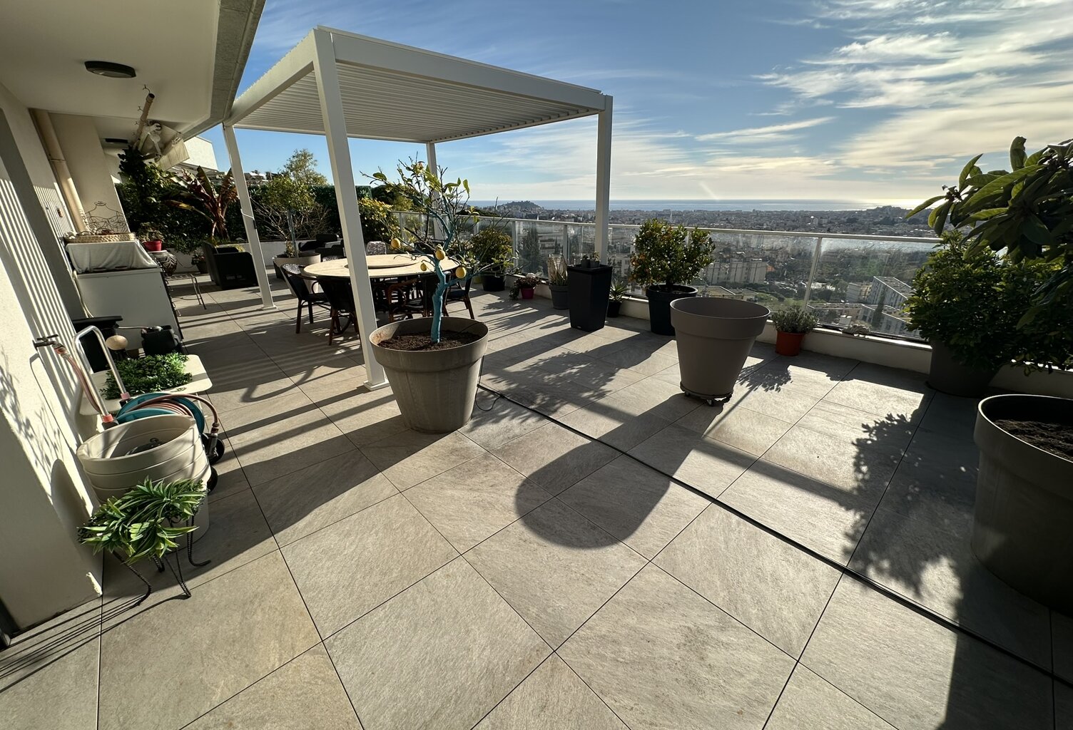 4 PIECES DERNIER ETAGE + TERRASSES - VUE PANORAMIQUE MER - C — photo 1