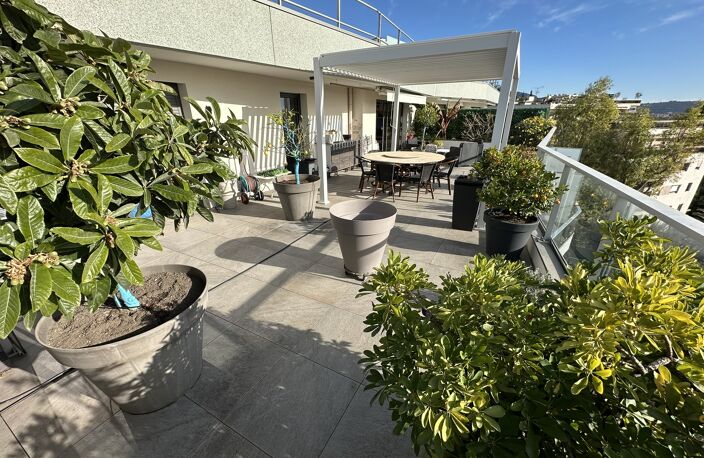 4 PIECES DERNIER ETAGE + TERRASSES - VUE PANORAMIQUE MER - C — photo 3