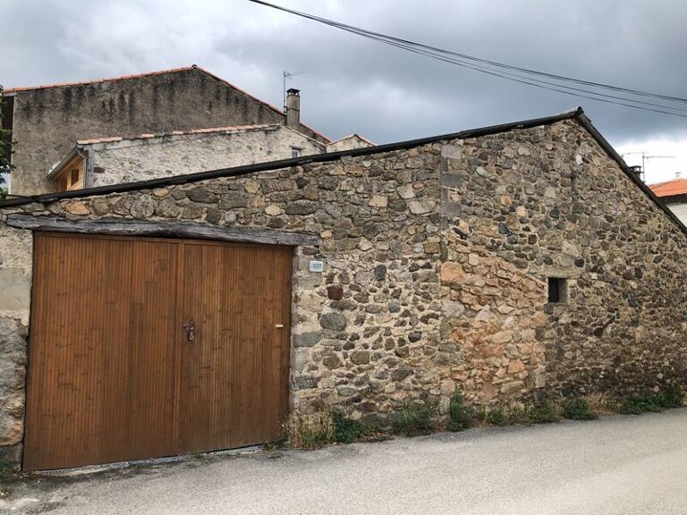 Garage — photo 1