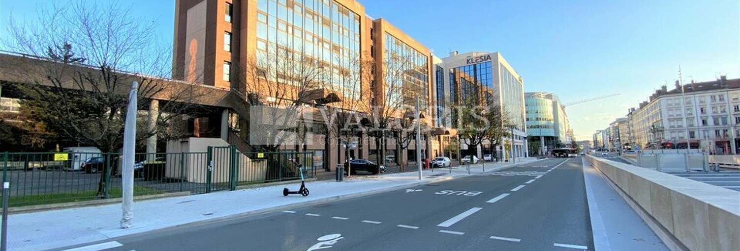 Bureau  1069 m² à louer à Lyon 3 (69003)