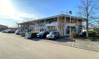 Bureau  321 m² à louer à Bron (69500)