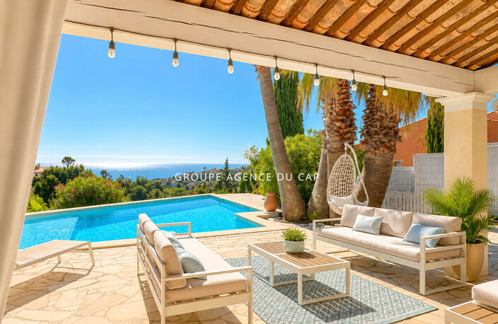 A VENDRE VILLA VUE MER DE PLAIN PIED AUX ISSAMBRES DE 111M² AVEC 3 CHAMBRES PISCINE ET GARAGE — photo 3