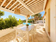 A VENDRE VILLA VUE MER DE PLAIN PIED AUX ISSAMBRES DE 111M² AVEC 3 CHAMBRES PISCINE ET GARAGE — photo 4