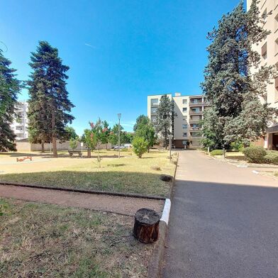 Appartement 5 pièces 1470 €