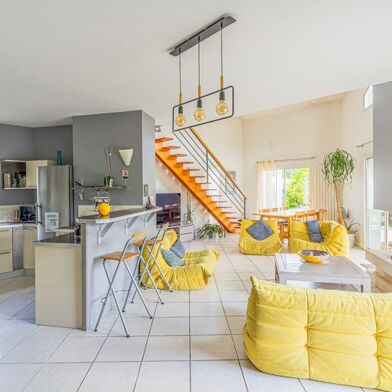 Maison 7 pièces 499200 €