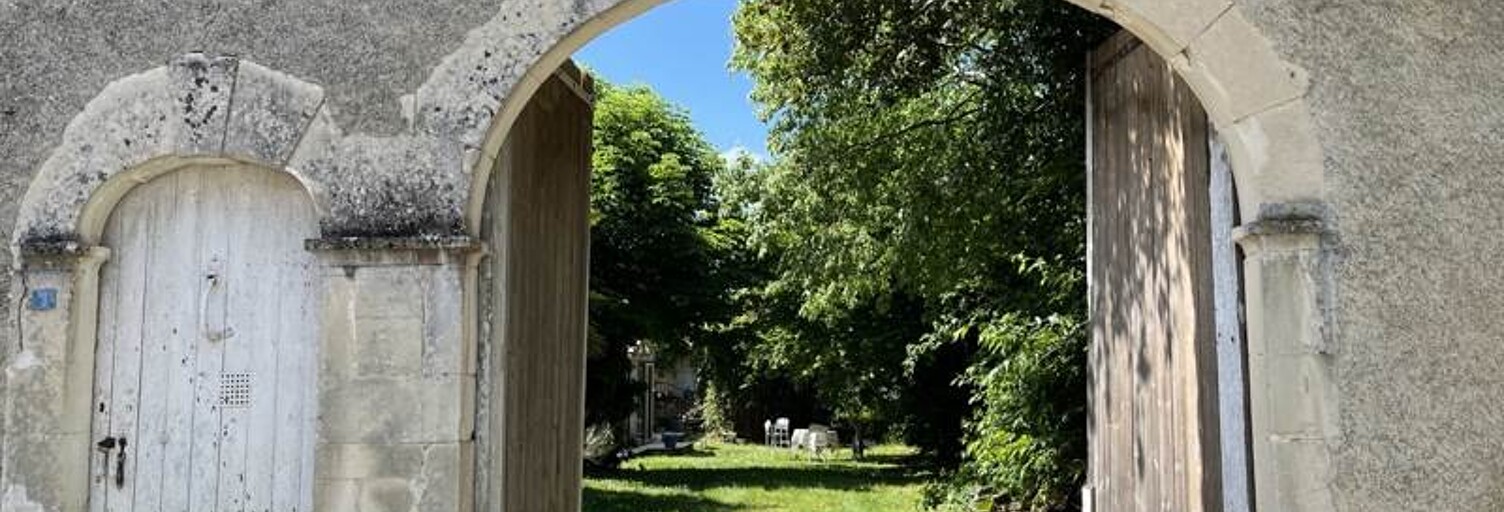 Maison 10 Pièces 320 m² à vendre à Matha (17160)