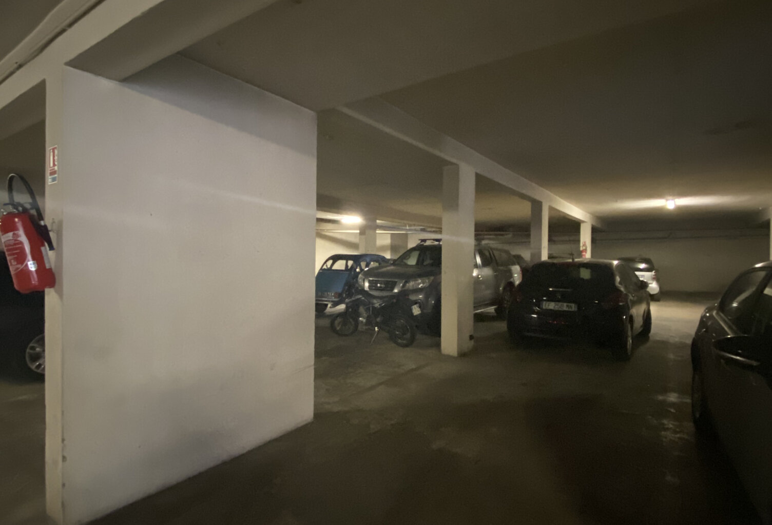 Parking sous-sol - CASTELLANE/BAILLE — photo 1