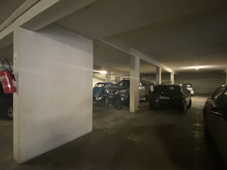 Parking sous-sol - CASTELLANE/BAILLE — photo 1