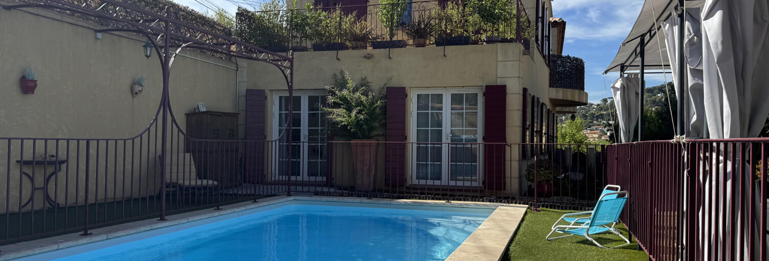 Maison 8 Pièces 258 m² à vendre à Carqueiranne (83320)