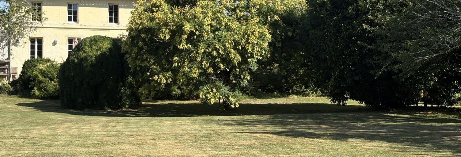 Maison 9 Pièces 325 m² à vendre à Saint-Pey-de-Castets (33350)