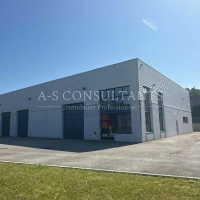 Local industriel  6360 €