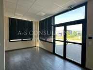 BÂTIMENT INDUSTRIEL/BUREAUX A LOUER — photo 2