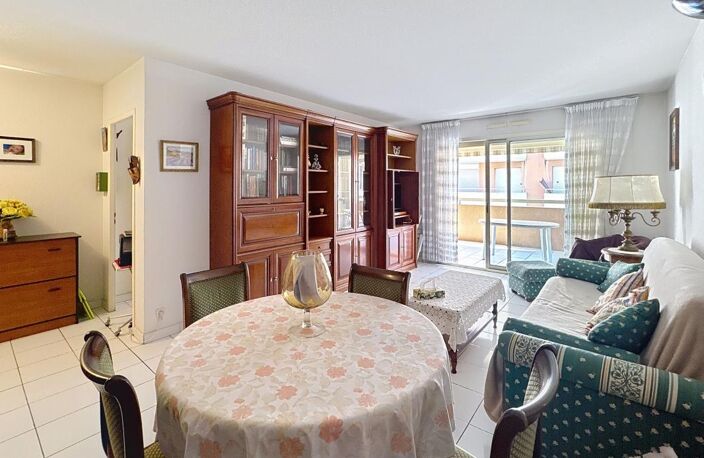 Beau T3 traversant de 65m² donnant sur une grande terrasse, cave et ascenseur – Résidence sécurisée — photo 2