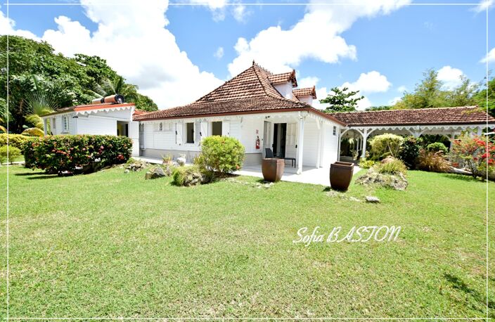 Sainte-Anne Plage – Villa T7 de 220 m²hab.+ 231m2 de terrasses - Piscine - bungalows annexes– Terrain 1 409 m² – Martinique (972) — photo 2