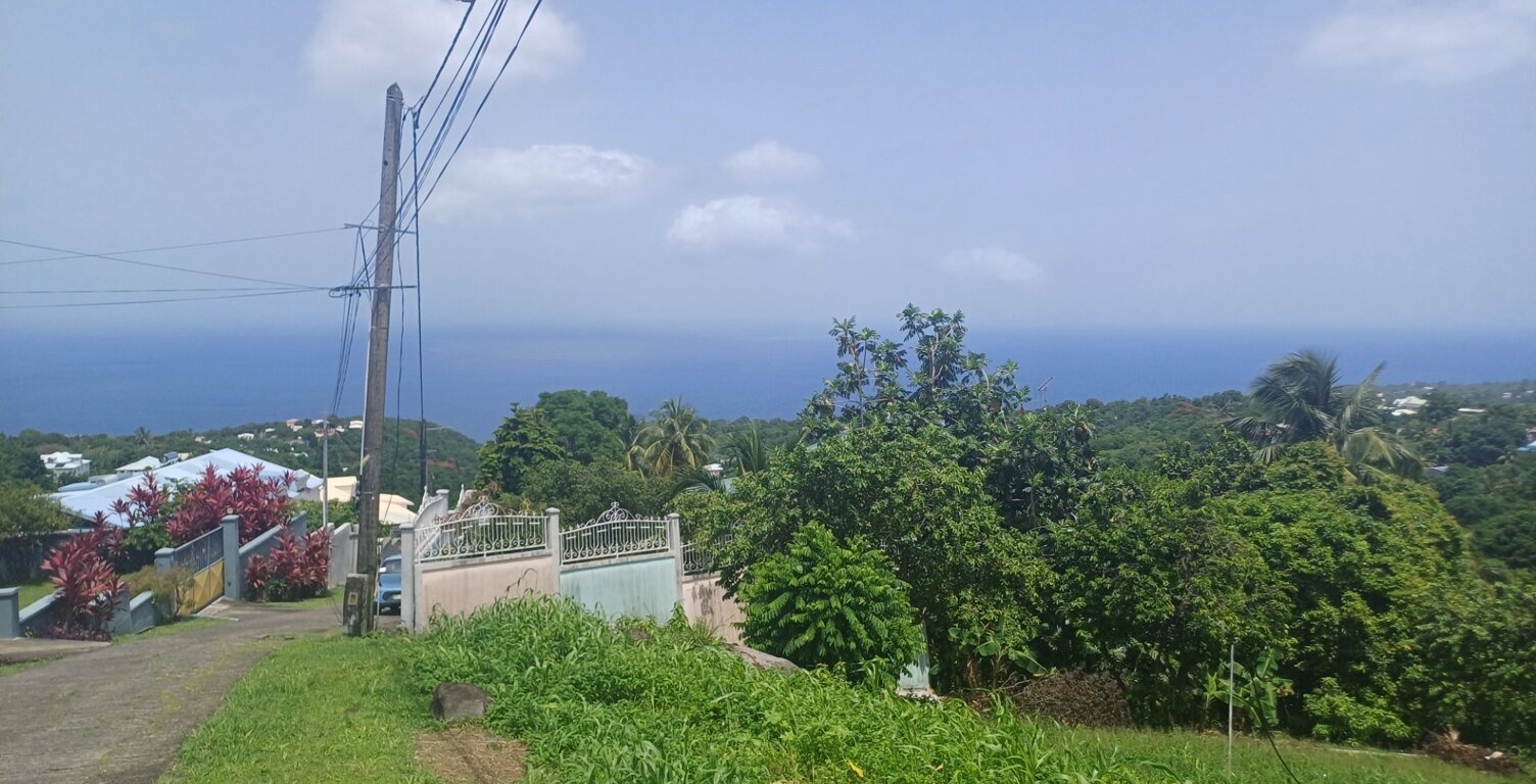Terrain à vendre de 1 056,00 m² BAILLIF (971) — photo 1